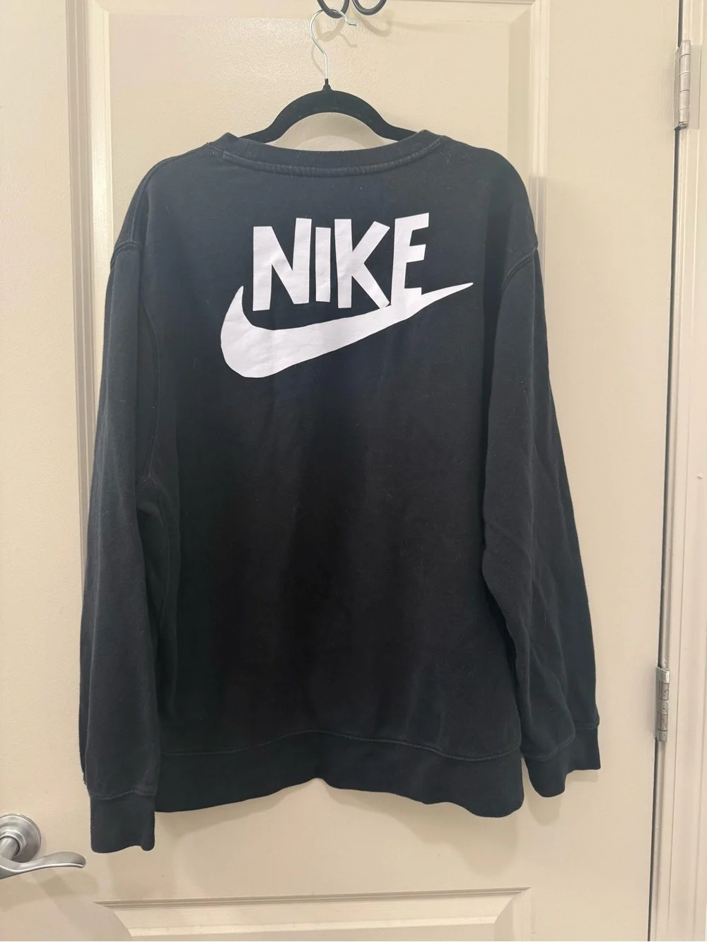 Limited Edition NIKE Men’s Club Fleece Crew Neck Sweatshirt in Black Size XL